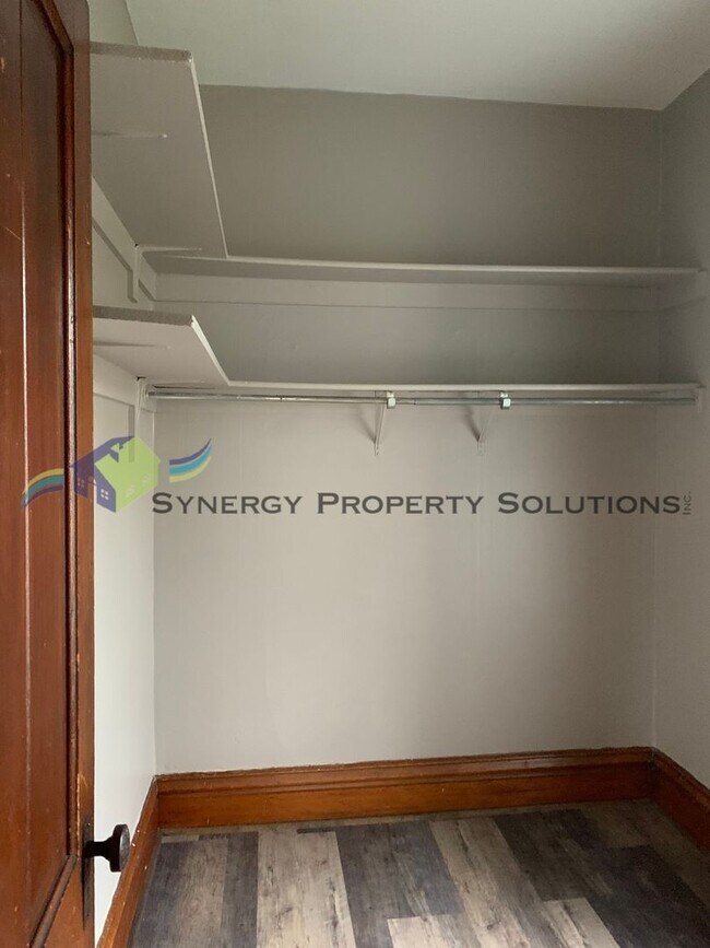 Foto del edificio - Sturges Ave. 143 - 145