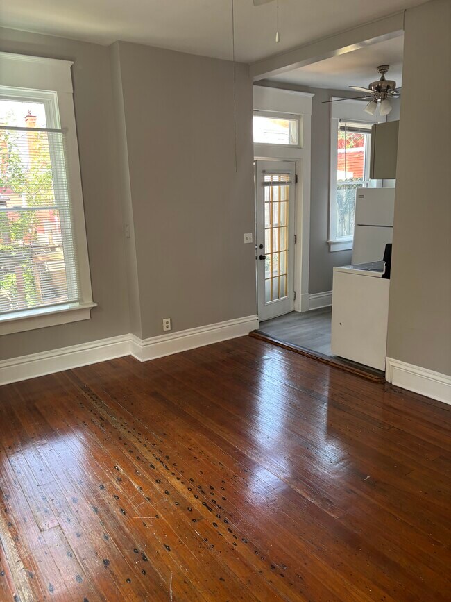 Foto del edificio - 1109 Russell St