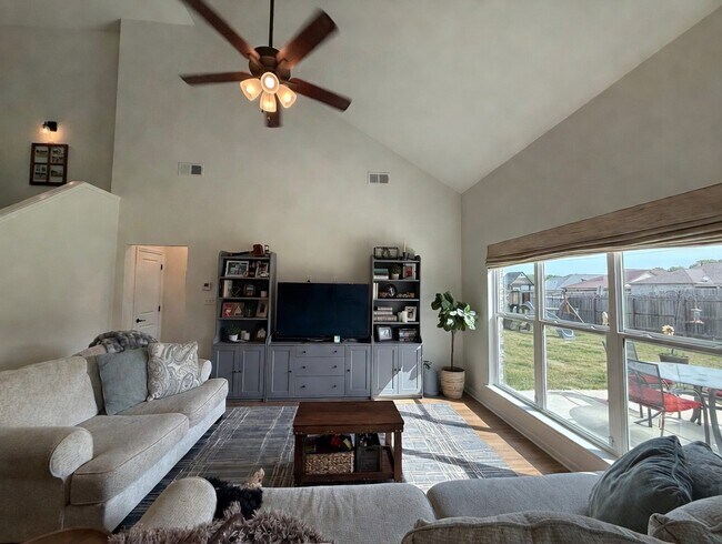 Foto del edificio - 176 Forsyth Ln