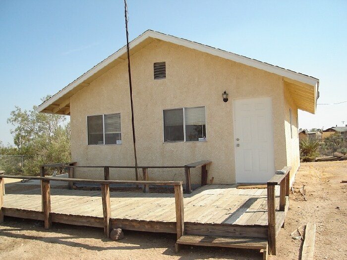 Primary Photo - 57505 Campanula St