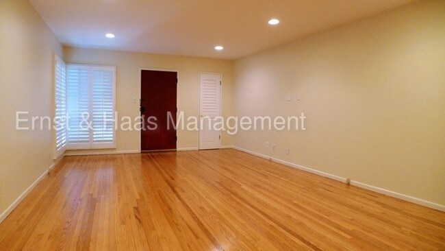 Foto del edificio - 700 E Carson St