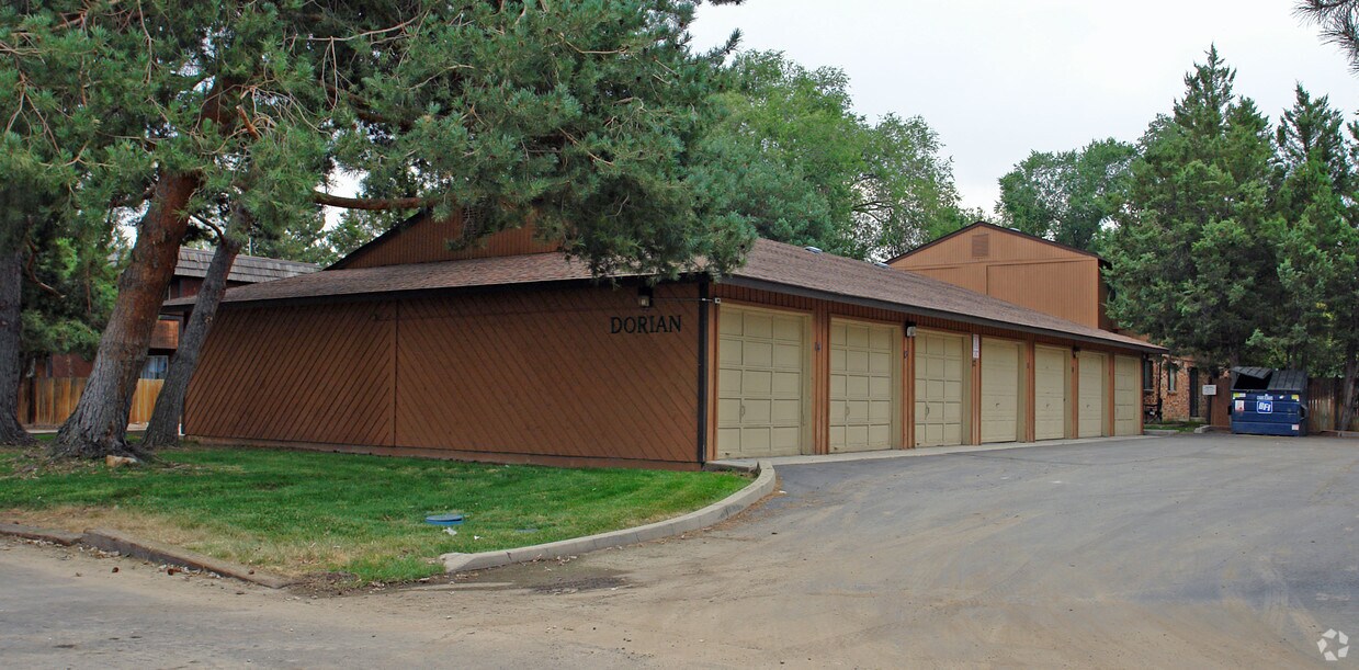 Primary Photo - 4101-4147 W Dorian St