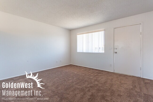 Foto del edificio - 3Bdm 2Ba Glendale Home with Private Backyard and Covered Carport