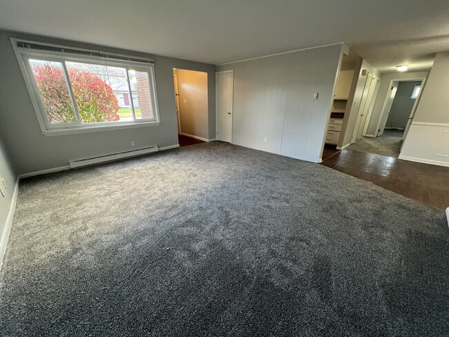 2 Bed/1 Bath Living Room 2 - Fountainview West