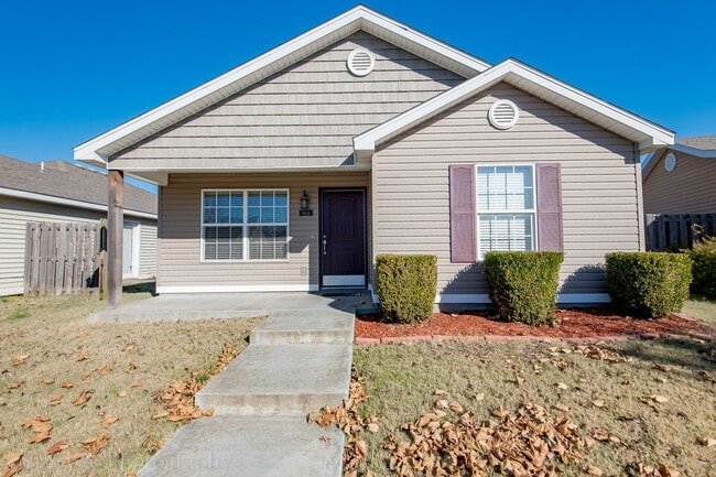 Foto del edificio - 3 Bedroom 2 Bath Home Minutes From UofA! Fenced yard!