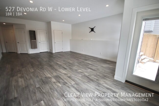 Photo du bâtiment - Bright and spacious suite located in the Crossings of west Lethbridge! ?Showings available NOW at...