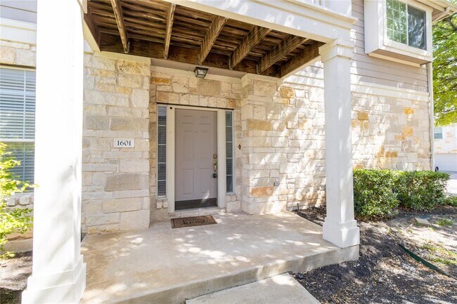 Foto del edificio - 1900 Scofield Ridge Pkwy