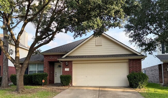 Foto del edificio - 24631 Hampton Lakes Dr