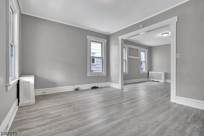 Building Photo - 35 Chester Ave
