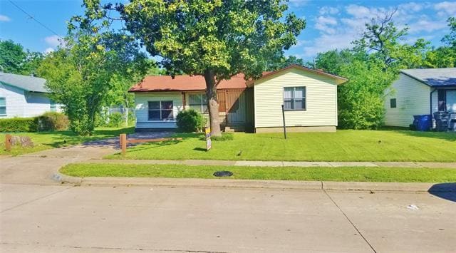 Building Photo - 12116 Hoblitzelle Dr