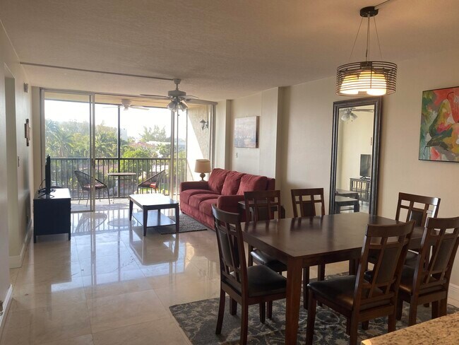 Building Photo - 13 Royal Palm Way
