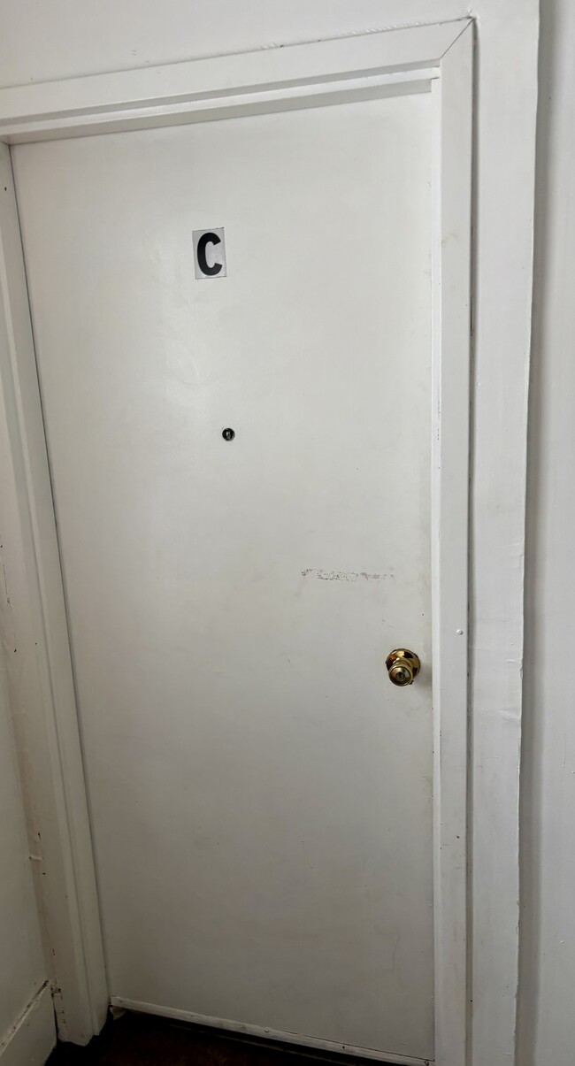 Building Photo - 1402 Grand Ave