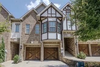 Building Photo - 2228 Southwick Dr