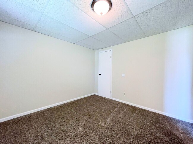 Foto del edificio - Spacious 3-Bedroom, 1.5 Bathroom Home