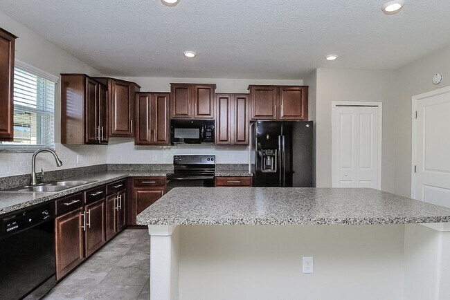 Building Photo - 8302 Cherry Branch Dr