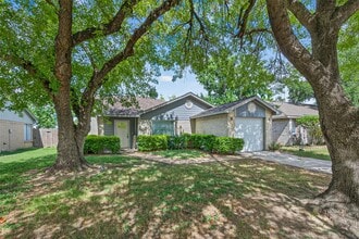 Building Photo - 10106 Shadow Pine Dr
