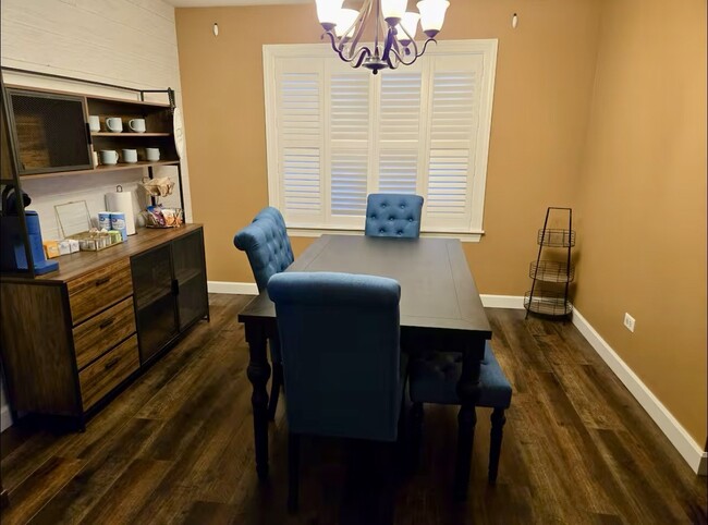 Foto del edificio - 5469 Barnwood Dr