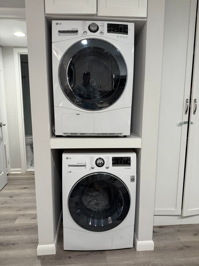 Building Photo - Walking Distance to the Beach - Fiddlers Cove - Villa 16J