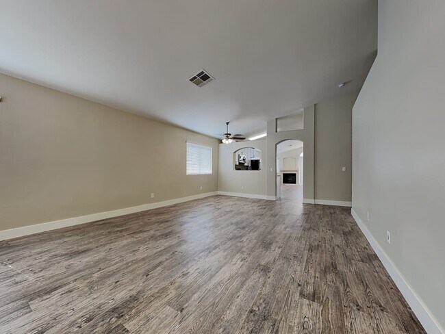 Foto del edificio - 7116 Junction Village Ave