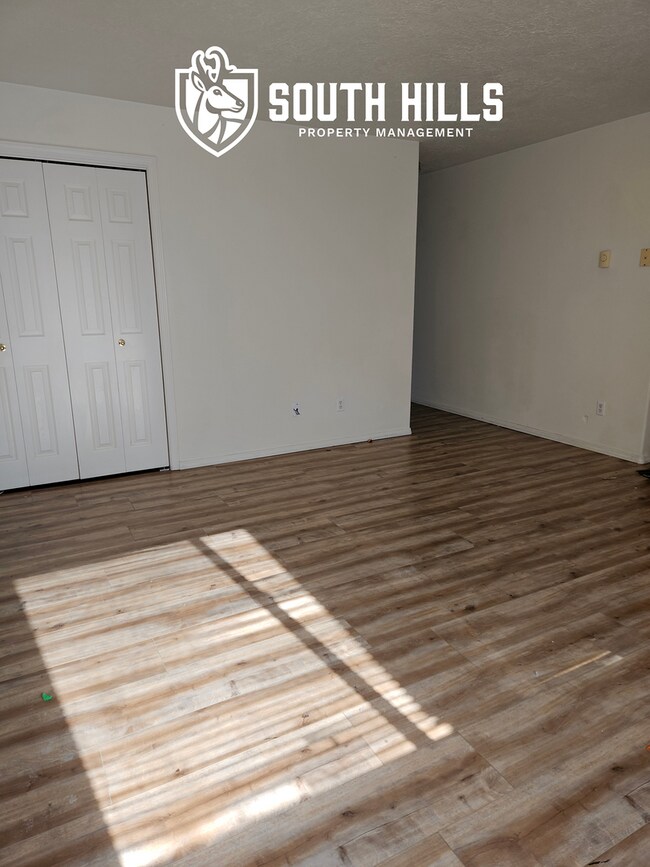 Foto del edificio - 2140 Elizabeth Blvd