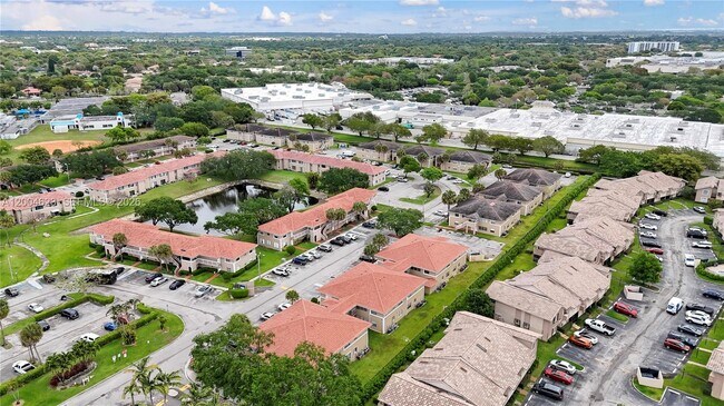 Foto del edificio - 9964 Twin Lakes Dr