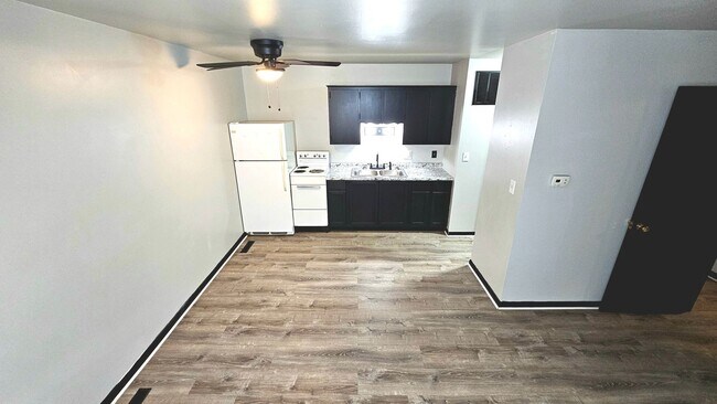 Building Photo - 126 Poplar St