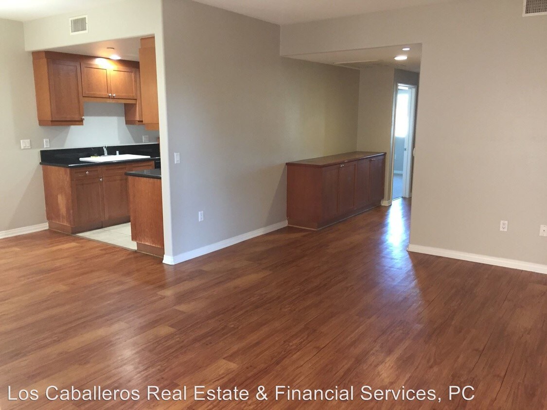 Foto principal - 17230 Newhope St