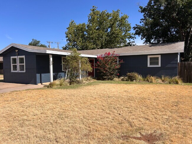 Building Photo - Beautiful, Spacious 4 Bedroom Close to Tex...