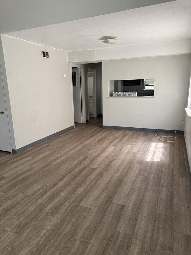 Building Photo - 1832 Nekoma Ct