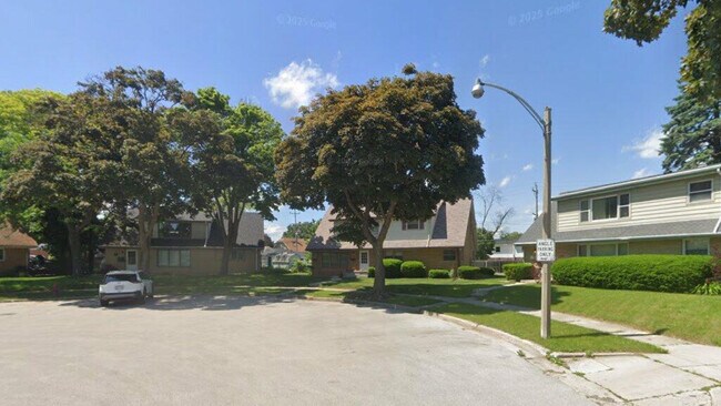 Building Photo - 4722 N 85th Ct