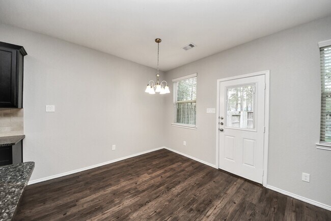 Foto del edificio - 16130 Beachside Pl