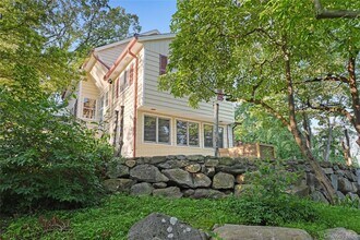 Building Photo - 47 Mountainview Dr