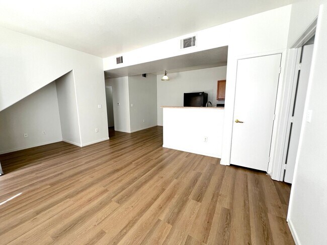 Foto del edificio - 2bed/2bath first floor unit in gated community