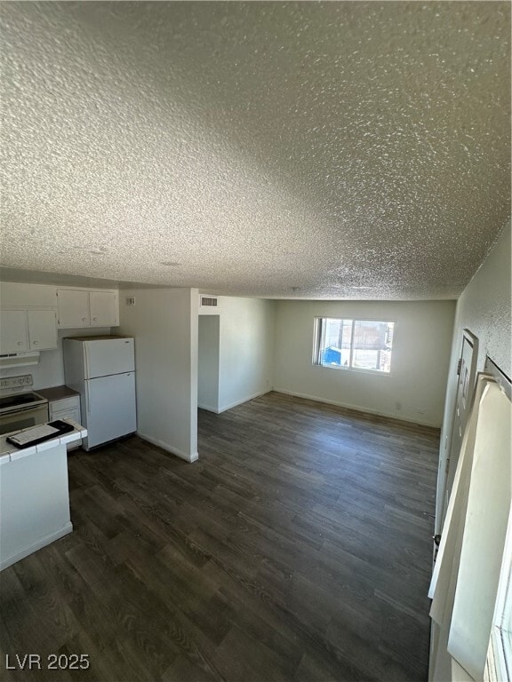 Building Photo - 485 North Cir