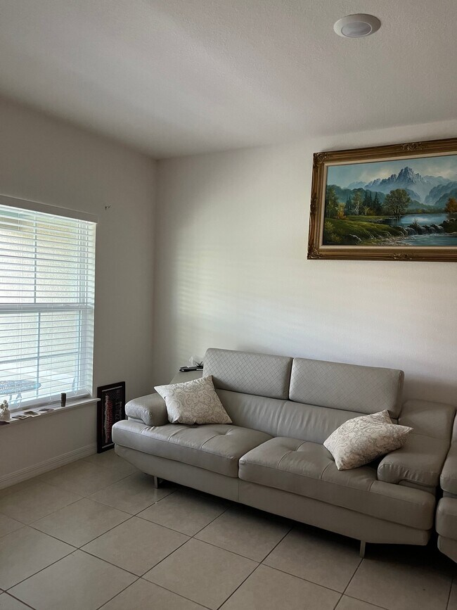 Foto del edificio - 4013 Chadwick Ave