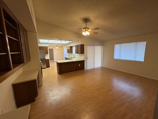 Building Photo - 17418 N 123rd Dr