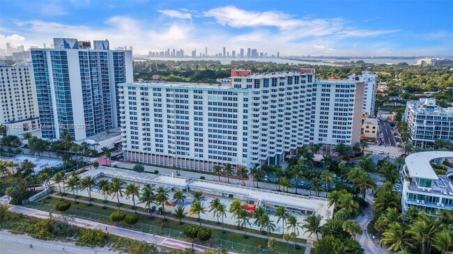 Foto del edificio - 2899 Collins Ave