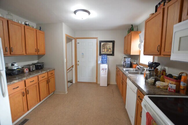 Foto del edificio - Beautiful 4 bedroom home