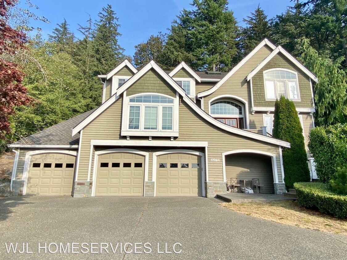 5 br, 4.5 bath House 17094 SE 65th Place House Rental in Bellevue
