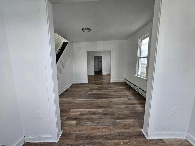 Building Photo - 344 N Delaware Ave
