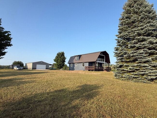 Building Photo - 7825 S Lake Leelanau Dr