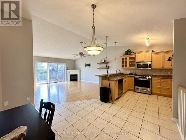 Building Photo - 943 Whetherfield St