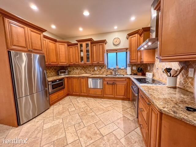 Building Photo - 3 br, 2.5 bath Townhome - 5500 Fox Hollow Dr