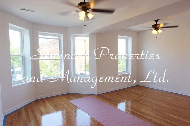 Building Photo - 3761 N Southport Ave