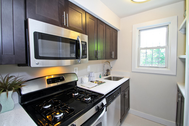 Building Photo - 469 Ridge St NW