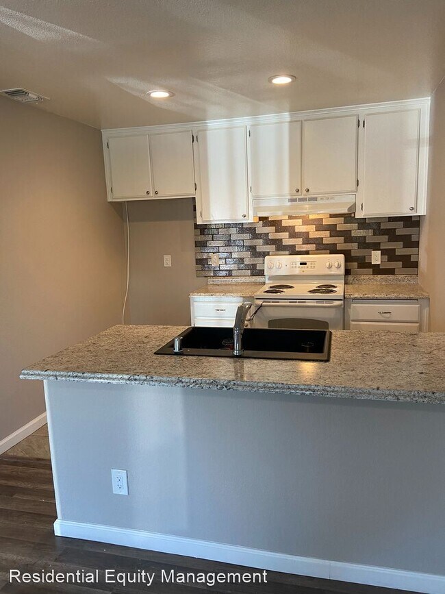 Foto del edificio - 2 br, 1 bath House - 5100 La Pamela Way