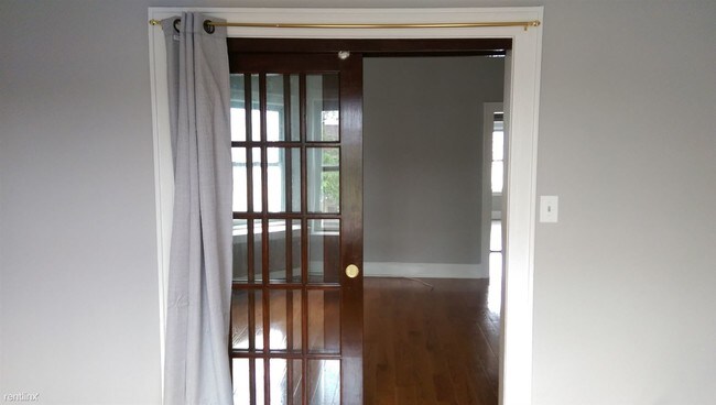 Building Photo - 2 br, 1 bath Apartment - 2228 38th St