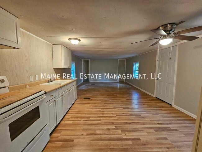 Building Photo - 19 Balsam Ln