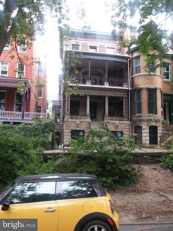 Foto del edificio - 2012 Mt Royal Terrace