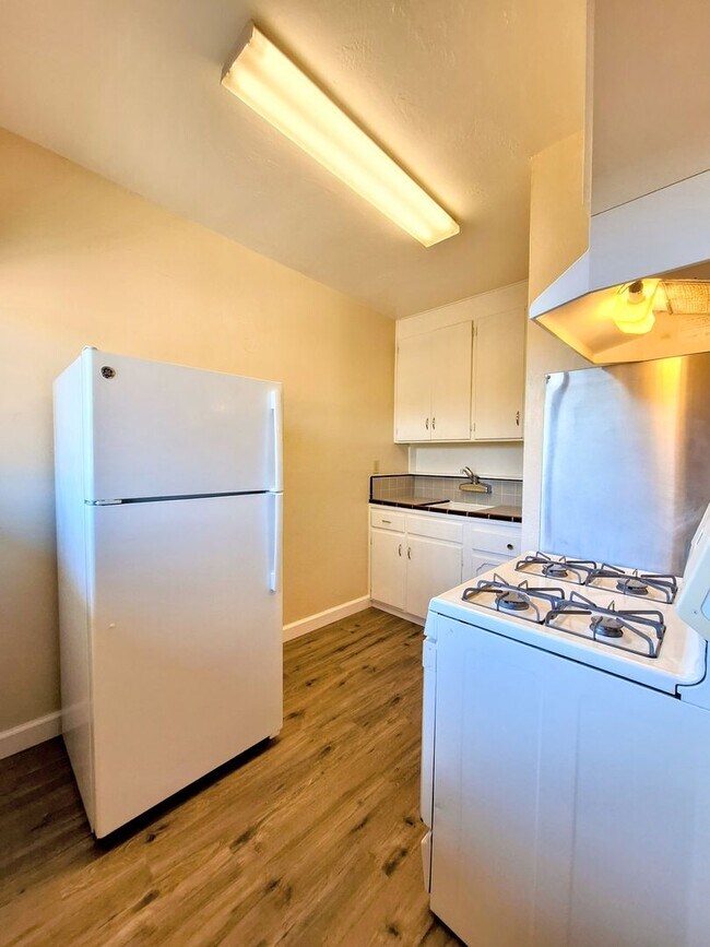 Foto del edificio - Third Floor Studio Apartment Near SJSU